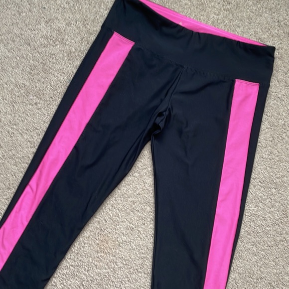Bally Total Fitness Capris - Picture 2 of 7